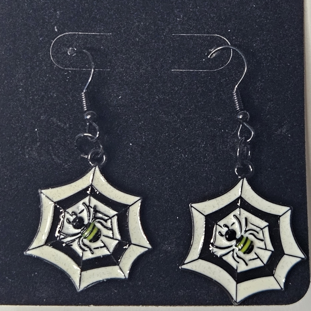5/$20 Handcrafted Green Spider Earrings | Lightweight Enamel Earrings